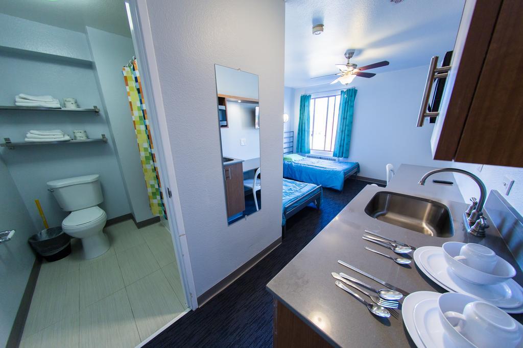 Vantaggio Suites Сан Диего Екстериор снимка